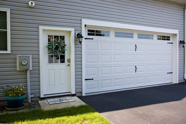 24/7 Emergency Garage Door Panel Replacement experts in Lamesa, TX